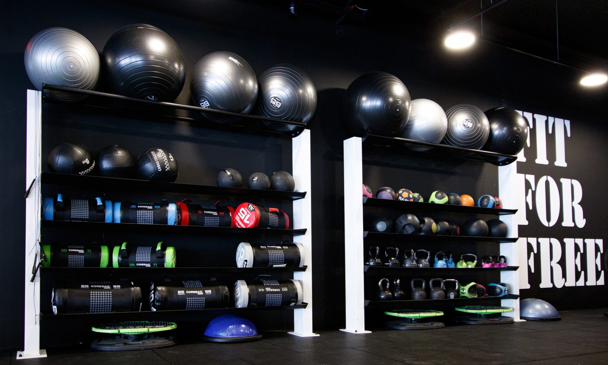 5 Differences Between Specialty and Box Stores.