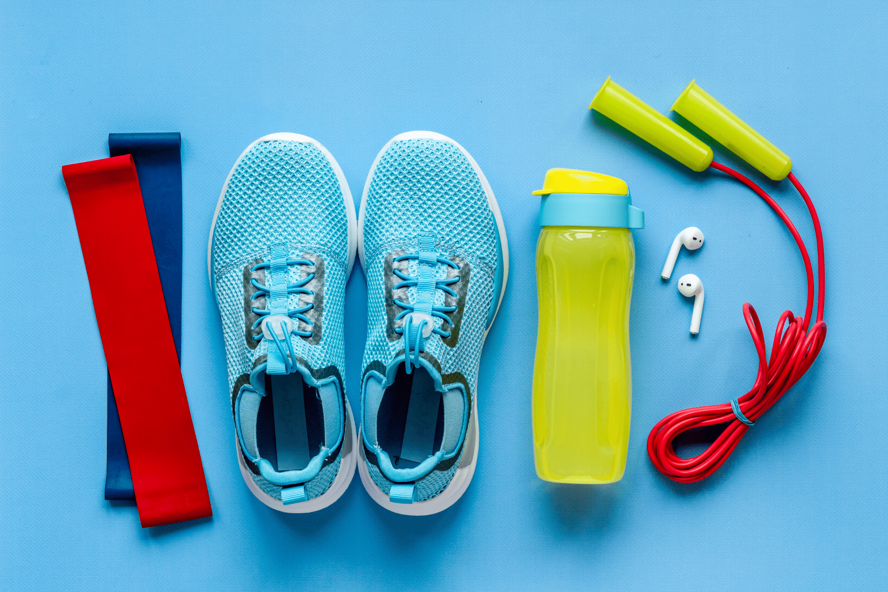 7 Essential Workout Accessories to Pack in Your Bag Before Hitting El